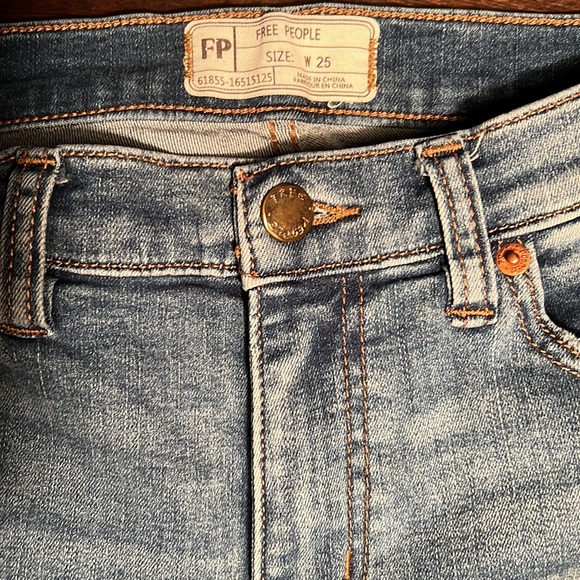 Free People Great Heights Distressed Frayed Denim Jeans - Picture 4 of 6
